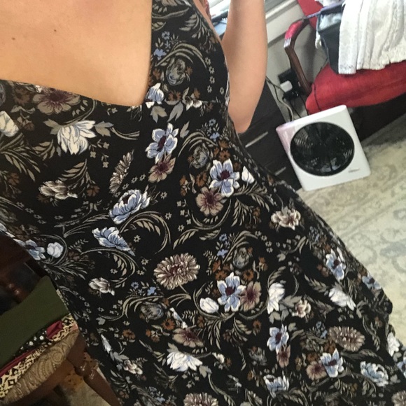 Flower dress - Picture 3 of 3